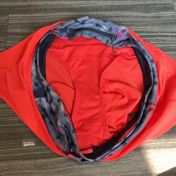 Lululemon Speed Up Shorts - Picture 7 of 7